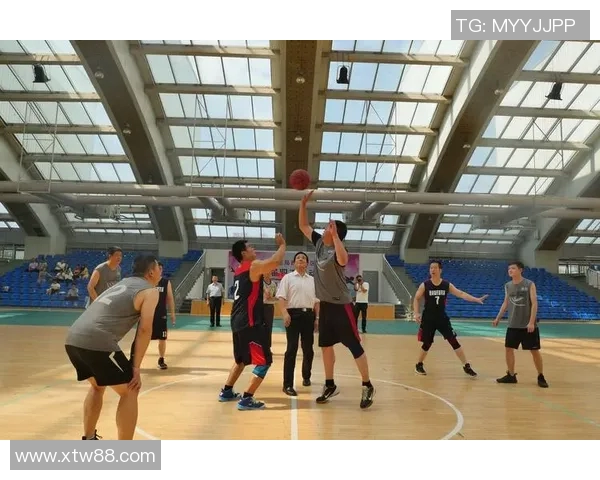 杨军谈篮球生涯：从青涩少年到职业球员的成长之路